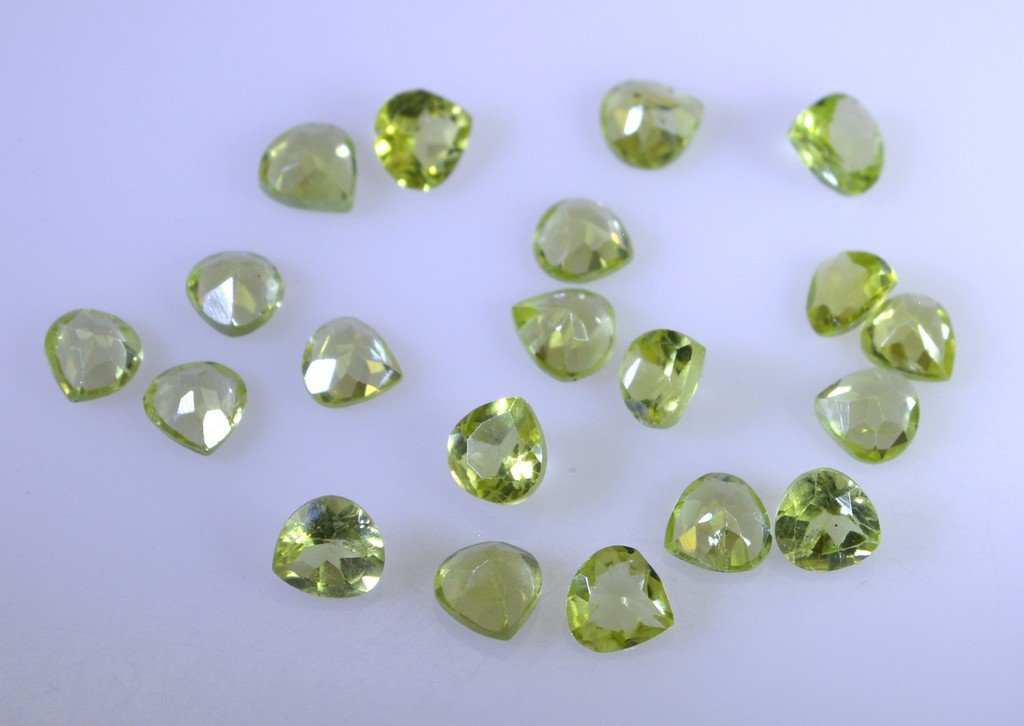 peridote loose Stone 1 Pieces 5 x 5 mm Trillion Green faceted Gemstone