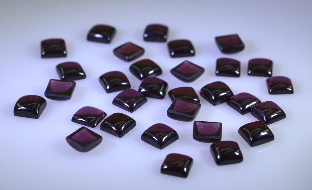Garnet loose Stone 1 Pieces 5 x 5 mm Princess Red cabochon Gemstone