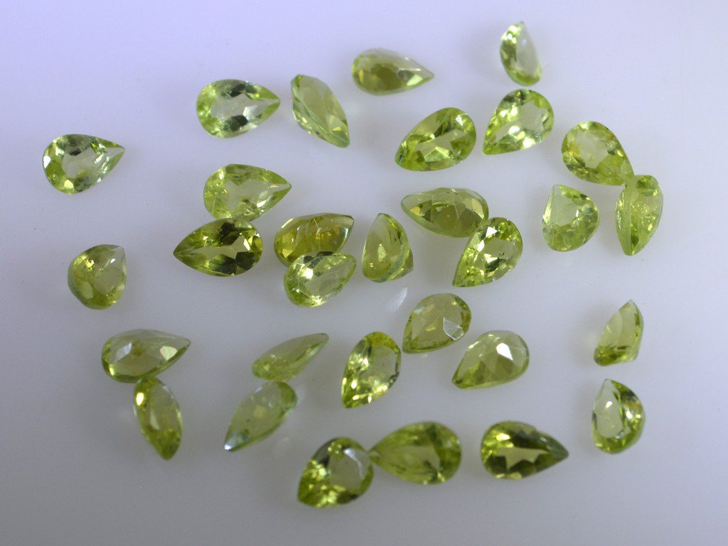 peridote loose Stone 1 Pieces 4 x 6 mm Pear Green faceted Gemstone