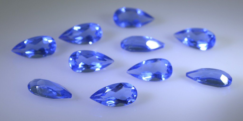 synthetic cubic zirconia Blue shappire cz loose gemstones 1 Pieces 7 x 14 mm Pea