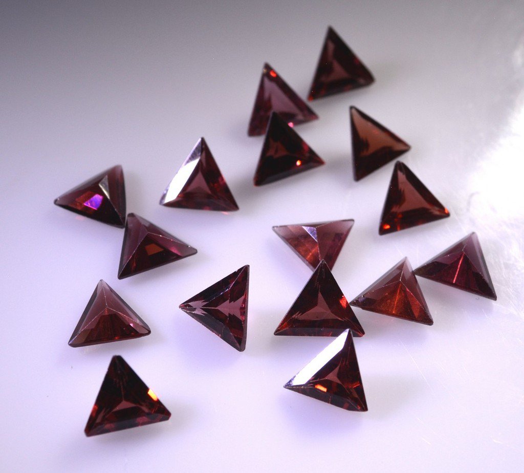 Garnet loose Stone 1 Pieces 7 x 7 mm Trillion Red faceted Gemstone