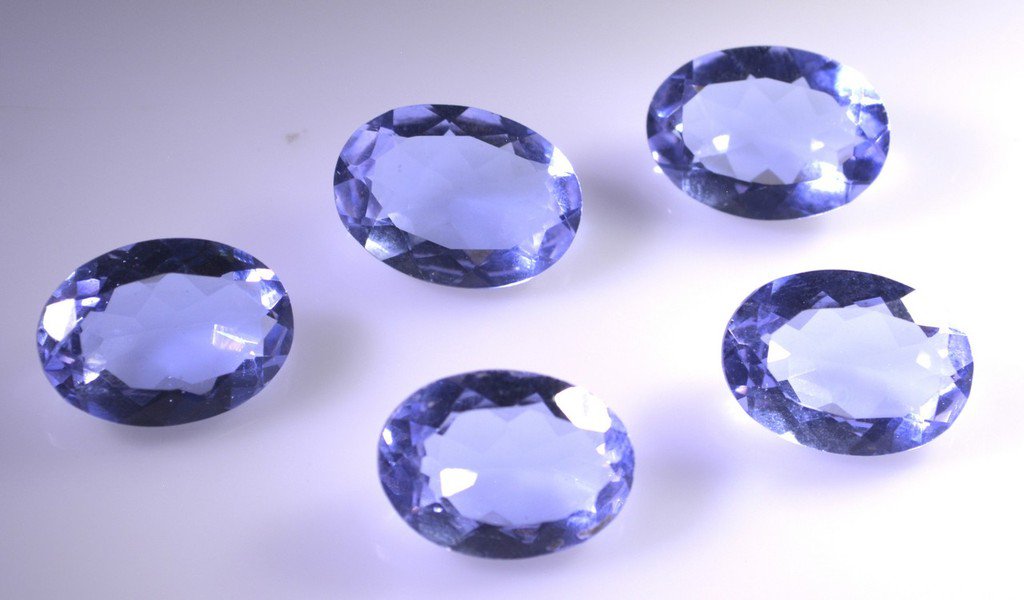 synthetic cubic zirconia Alexandrite CZ loose Stone 1 Pieces 10 x 14 mm Oval Blu