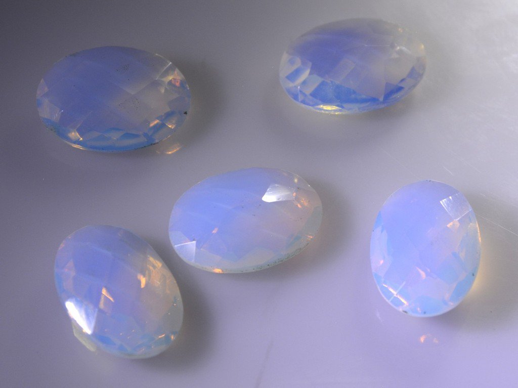 synthetic cubic zirconia Fire opal cz loose Stone 1 Pieces 10 x 14 mm Oval White