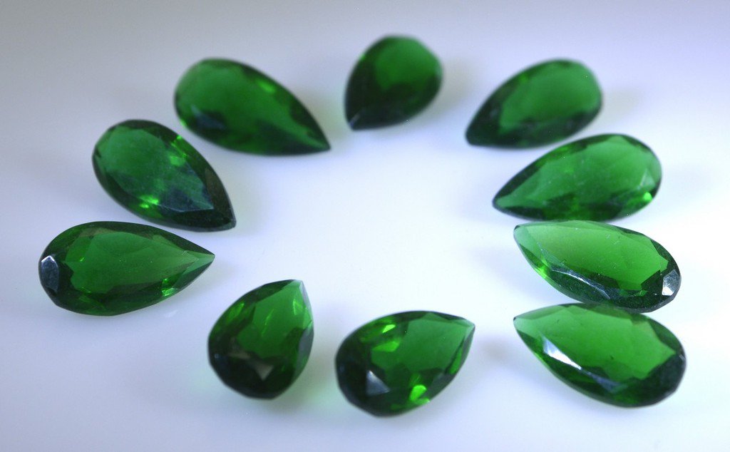 synthetic cubic zirconia Emerald cz loose Stone 1 Pieces 7 x 14 mm Pear Green f