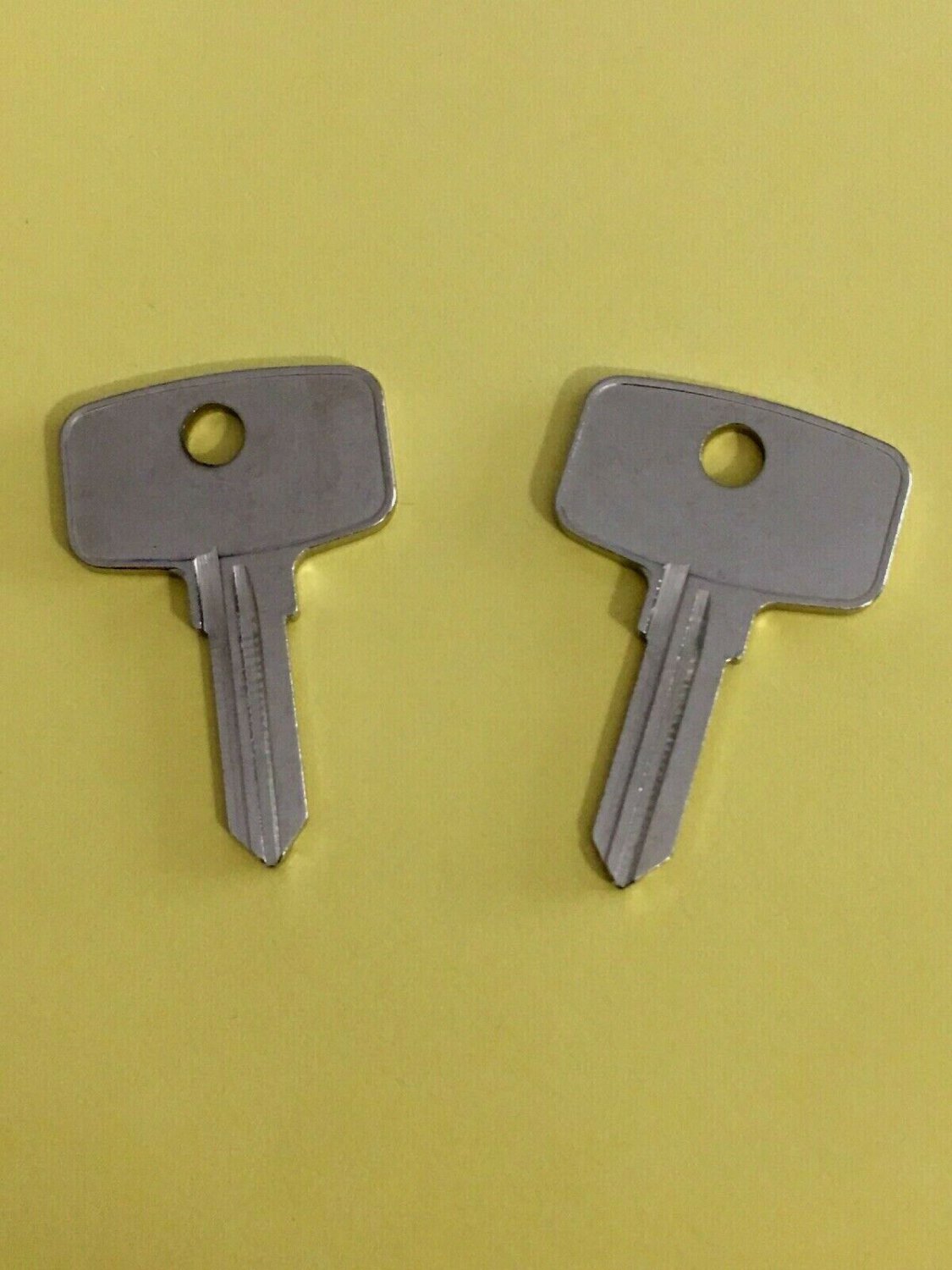 SnapOn Tool Box Keys Blank Ilco 1527 (LOT OF 2 KEY BLANKS)