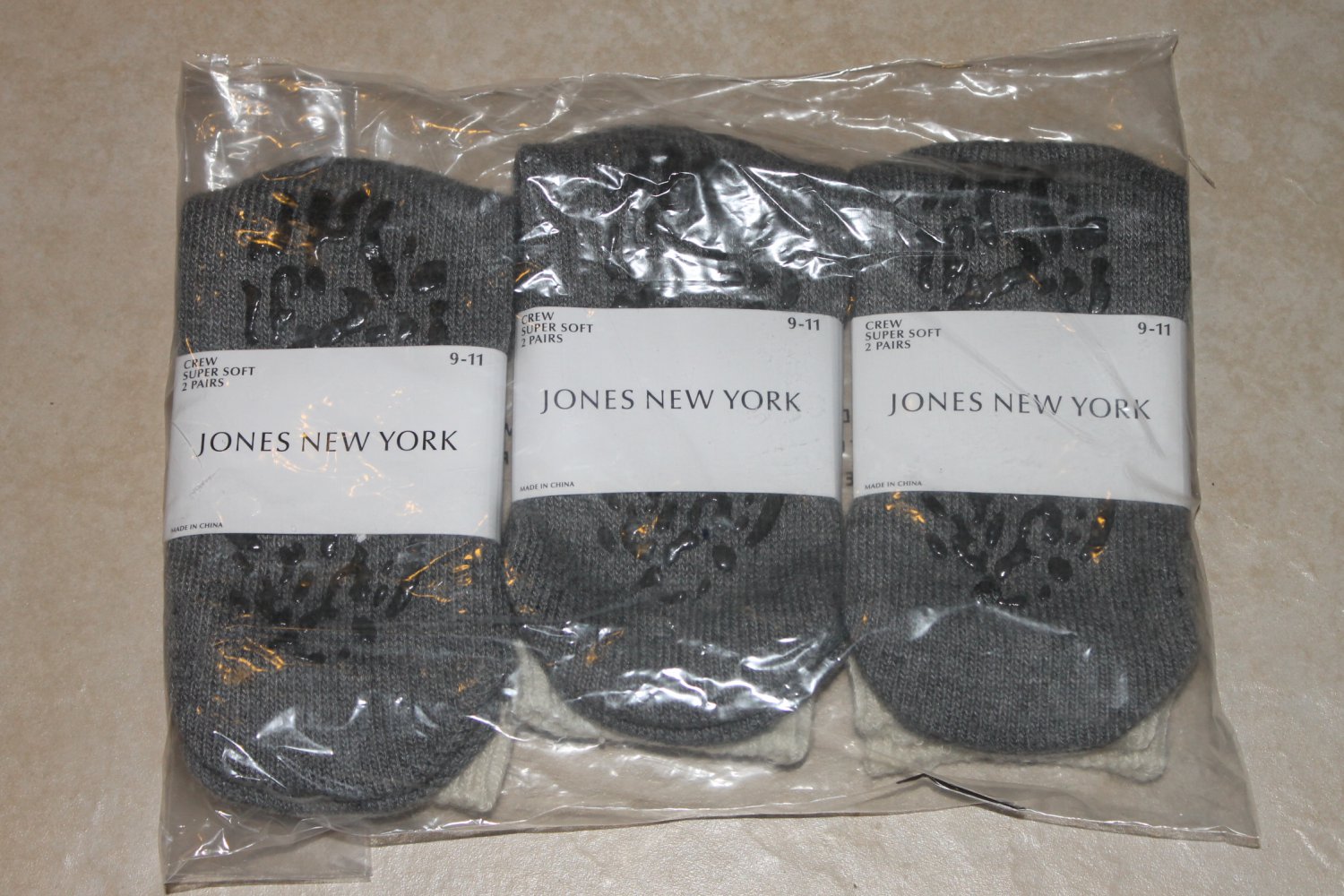 Lot 3 Jones New York Ladies Crew Socks Size 9-11 Super Soft-Anti Slip- Grey