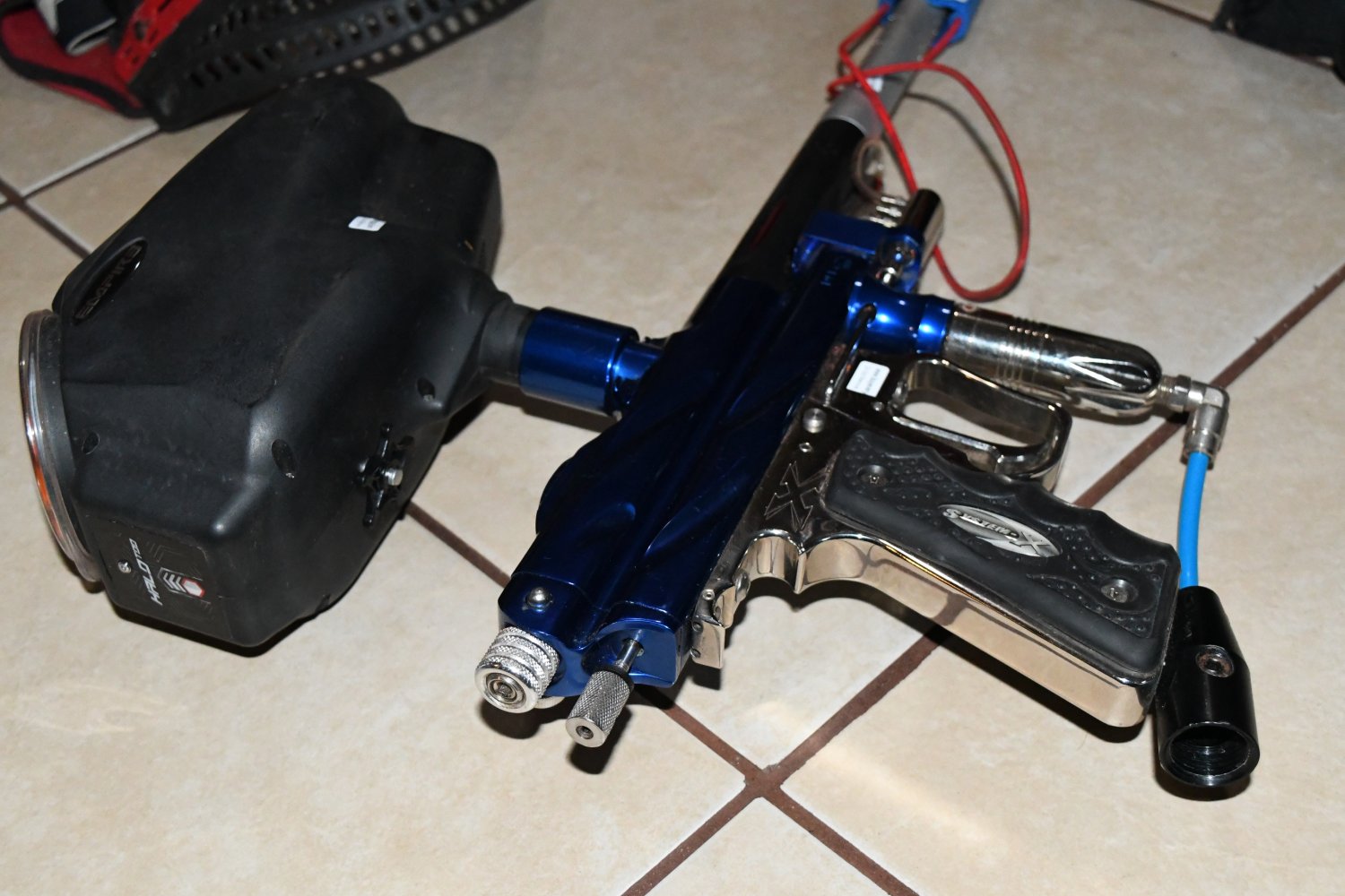 System X Vengeance Autococker Paintball Marker w/ Freak Barrels and extra's 515C