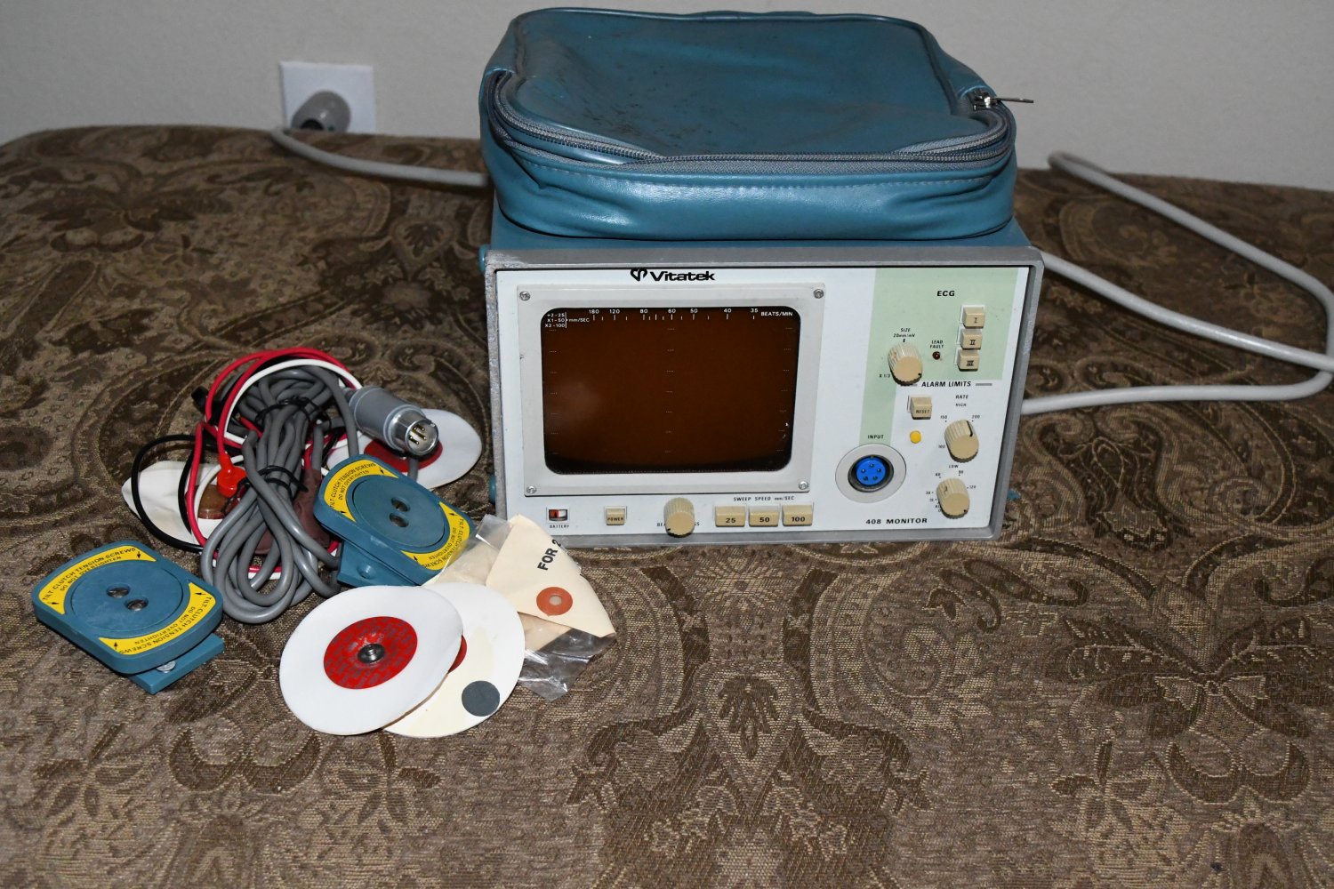 vitatek model 408 ecg monitor very rare calibration may be needed 4/21 515a