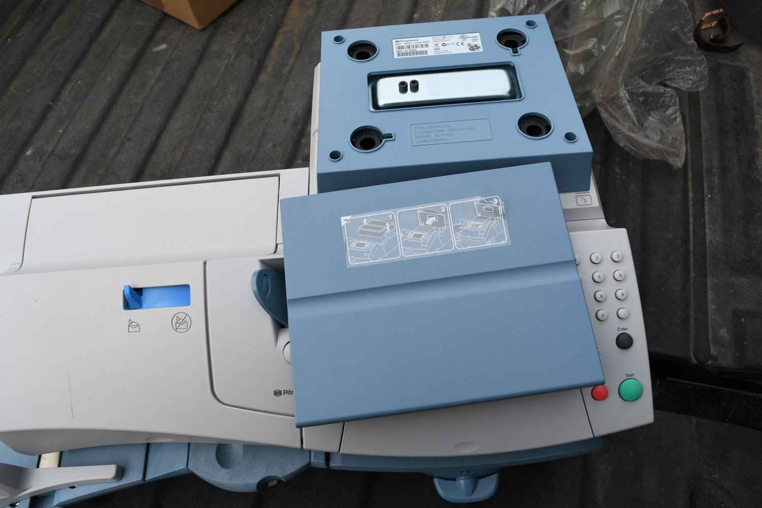 Pitney Bowes Envelope Sealing Machine DM400c Excellent Condition Read 516c pitney-bowes-envelope-sealing-machine-dm400c-excellent-condition-read-516c