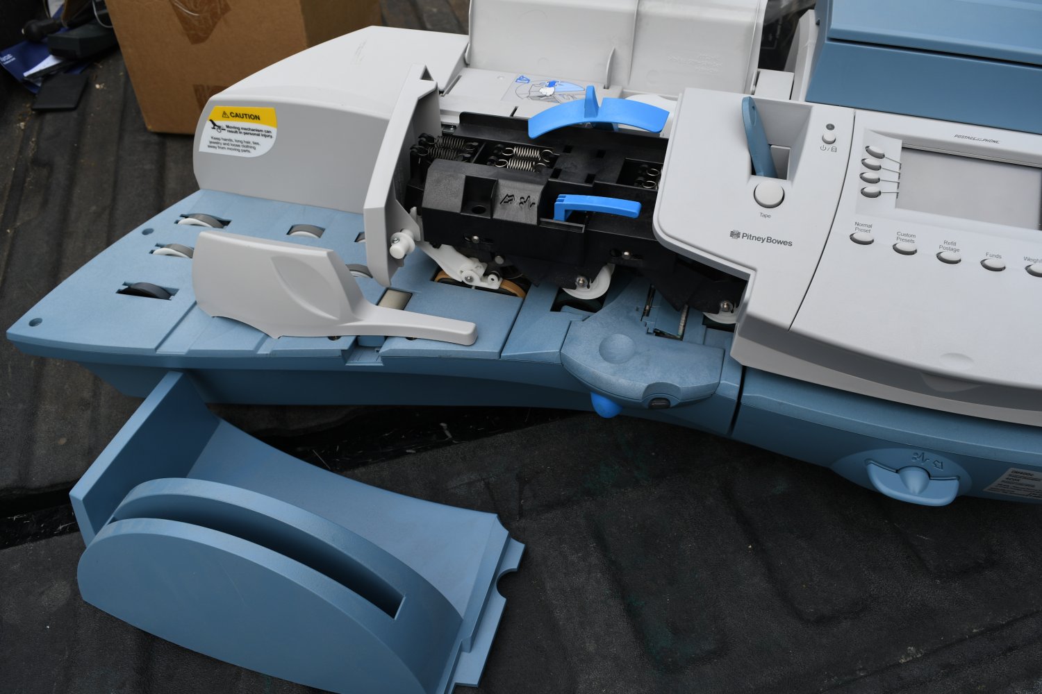pitney-bowes-envelope-sealing-machine-dm400c-excellent-condition-read-516c