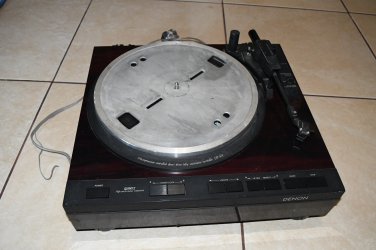 Denon DP-47F Vintage Turntable-powers on- as is for parts or restoration 515c