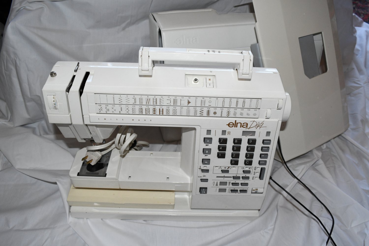 Elna 8000 Diva computerized sewing machine good motor rare read 3/22
