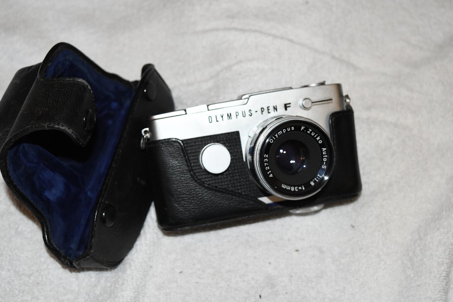 OLYMPUS 35mm Half Flame Camera Body PEN-FT w 38mm f/1.8 Lens w3c 4/21
