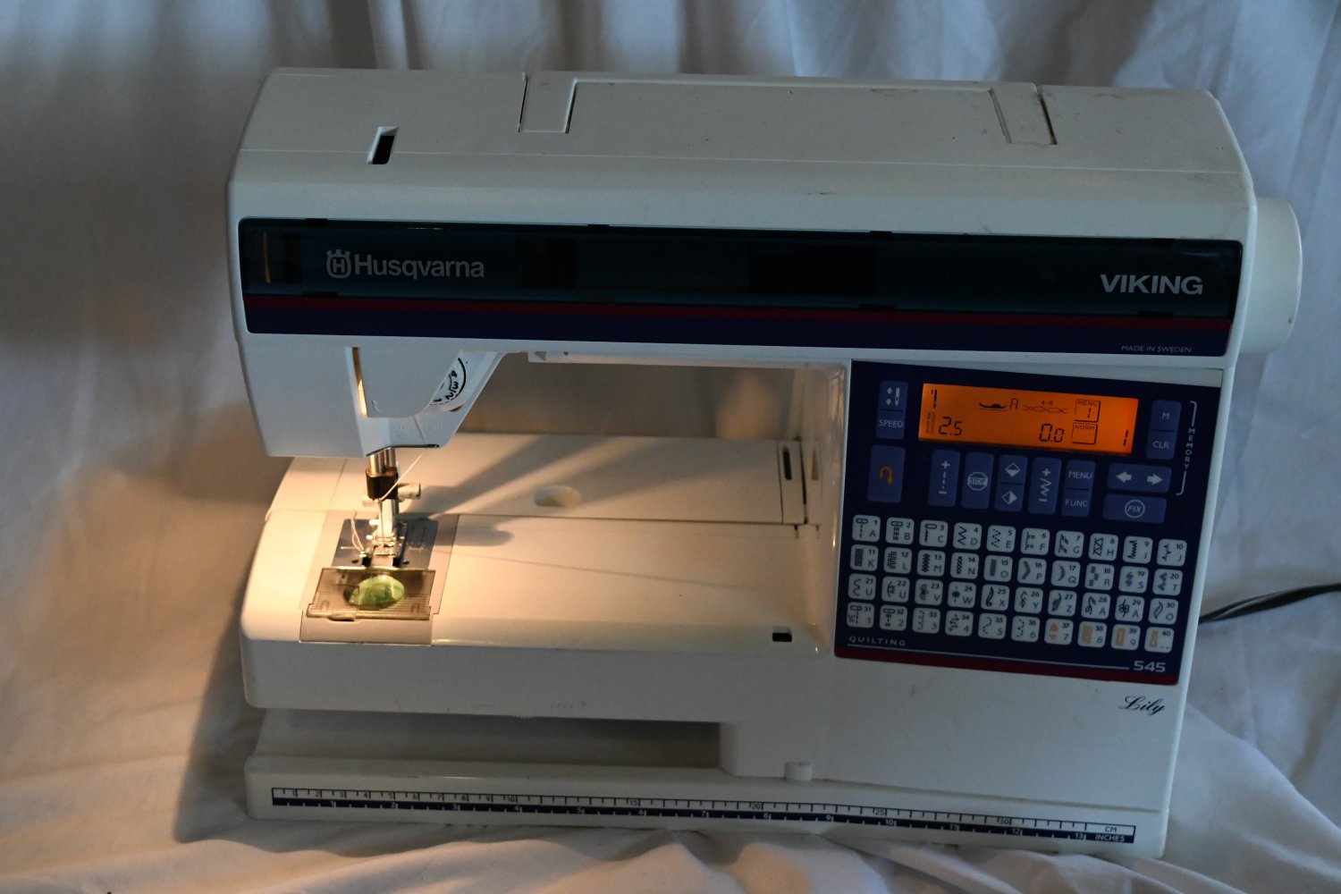 Husqvarna Viking Lily 545 Sewing Embroidery MachineNo Pedal powers on