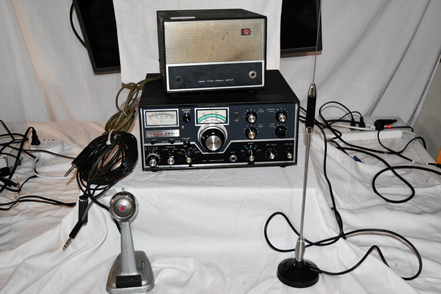 Swan 500CX HF Ham Radio Transceiver With Matching 117xc power supply 515A3