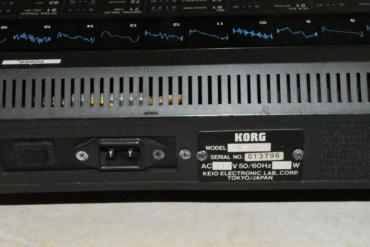 Korg Programmable Digital Waveform Synthesizer DW-8000 No Plug Powers On 515c2
