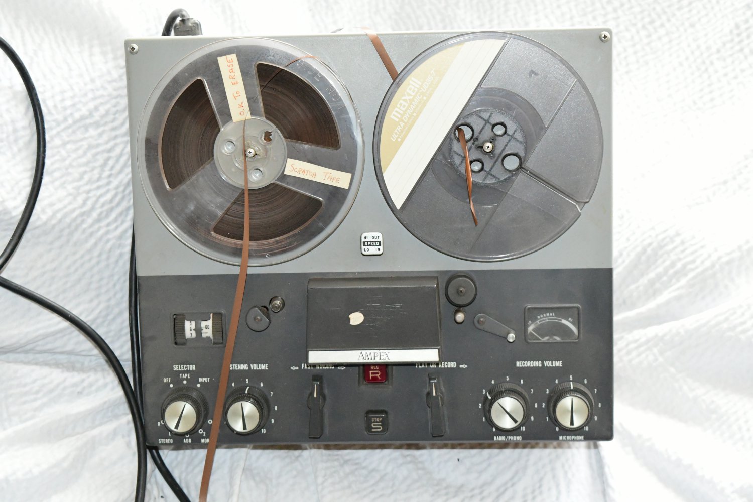 Ampex Model 1250 Stereo Tube Reel To Reel powers on as is Vintage 517bk