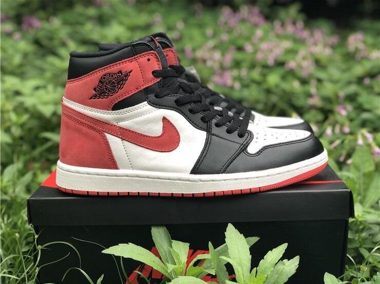 track red jordan 1