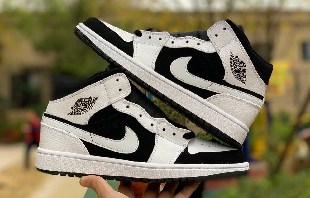 air jordan 1 retro mid tuxedo