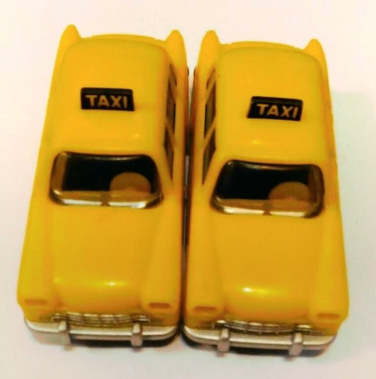 vintage 2 Ferrero KINDER SURPRISE EGG taxi toy
