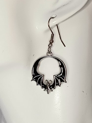 Goth Black Bats Earrings, Jewelry, Metal Enamel, Apprx 1 in. NEW