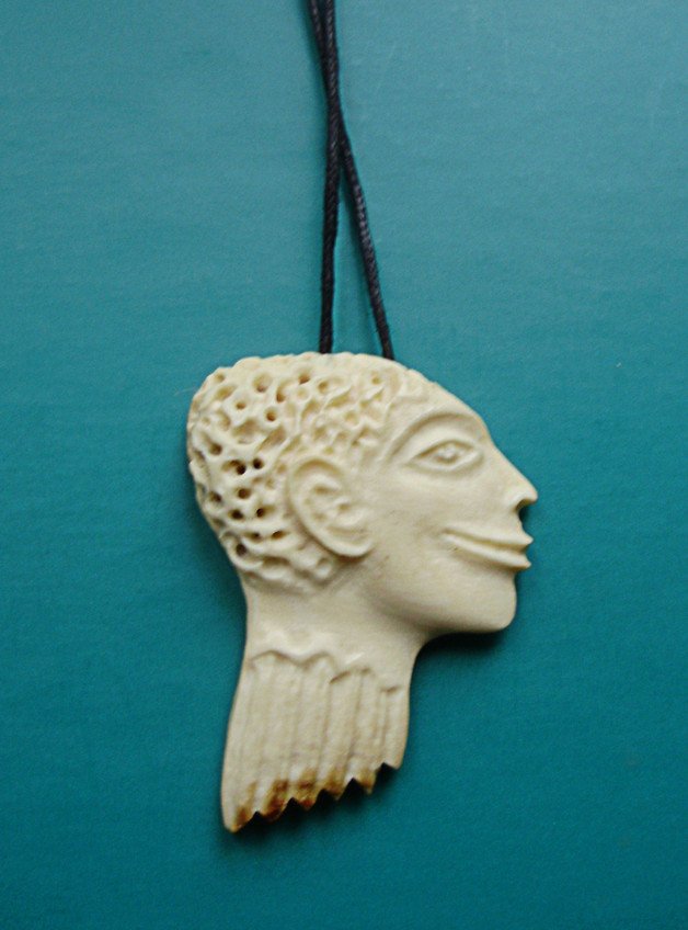 Pendant "Ivory musk