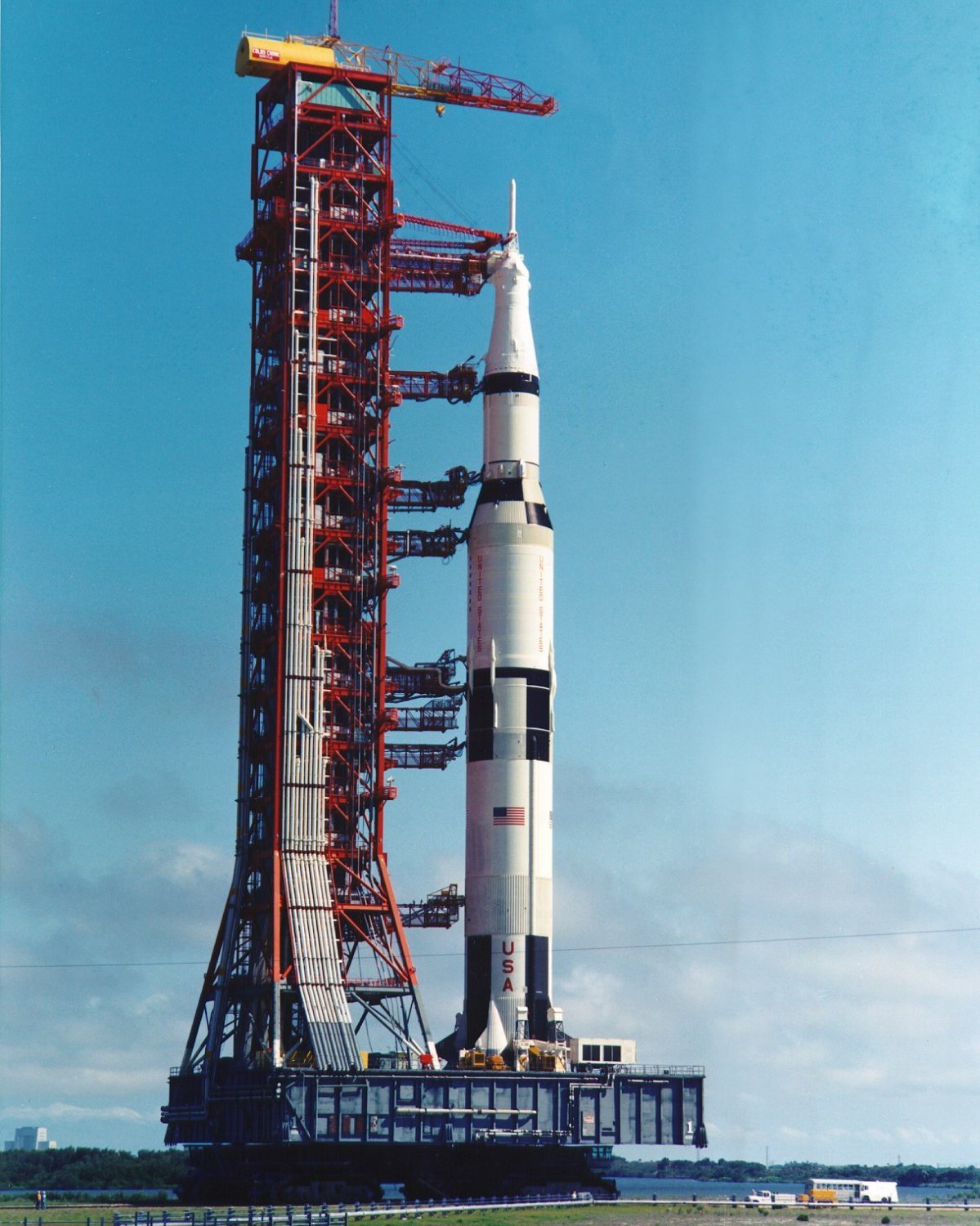 ROLLOUT OF THE APOLLO 11 SATURN V ROCKET - 8X10 NASA PHOTO (ZZ-149)