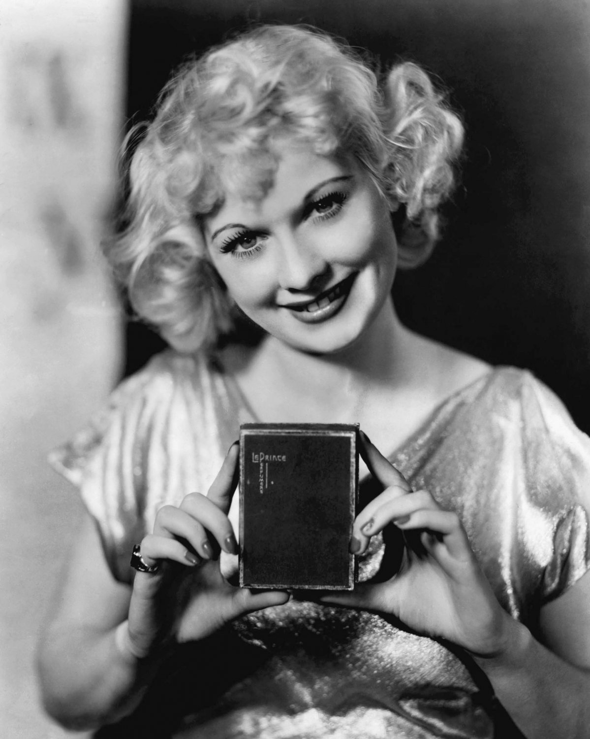 TELEVISION AND FILM ACTRESS LUCILLE BALL - 8X10 RARE PUBLICITY PHOTO (DD-085)