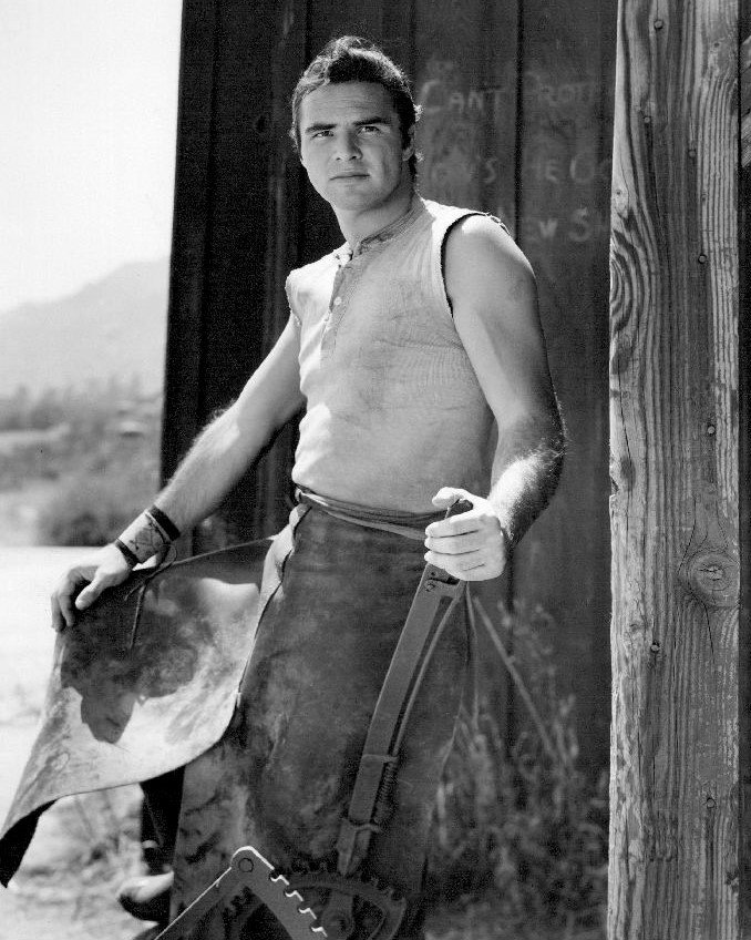 BURT REYNOLDS AS QUINT ASPER IN 'GUNSMOKE' - 8X10 PUBLICITY PHOTO (AB-030)