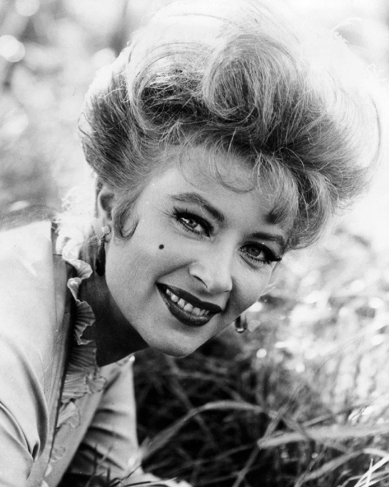 Amanda Blake As Miss Kitty In Cbs Gunsmoke 8x10 Publicity Photo Aa 799 