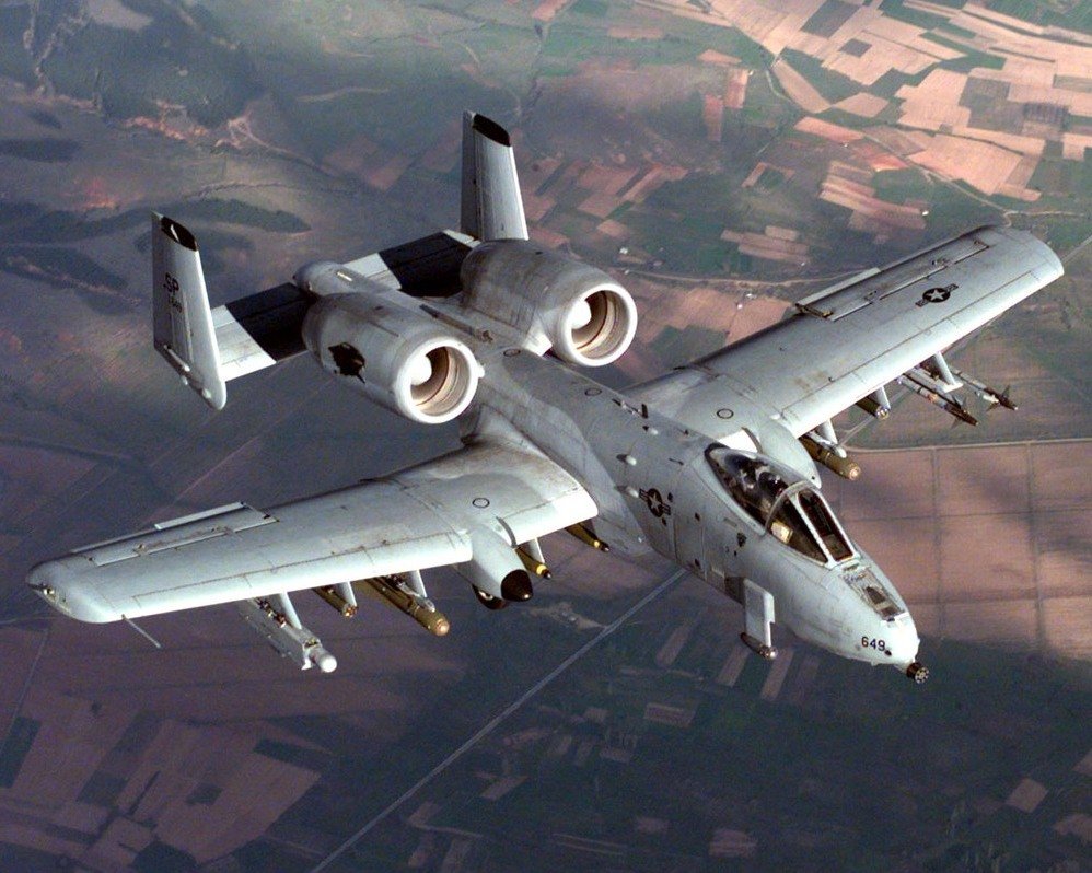 U.S. AIR FORCE A-10A WARTHOG IN 1999 - 8X10 PHOTO (EP-961)