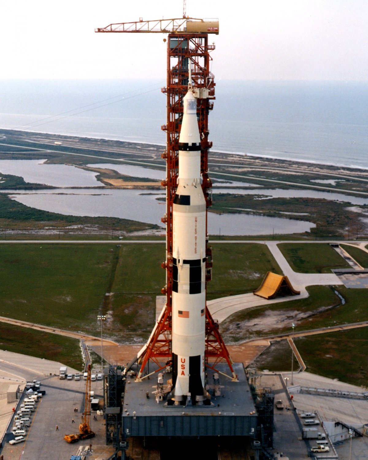 APOLLO 13 ON LAUNCH PAD 39A THE EVENING BEFORE LAUNCH - 8X10 NASA PHOTO ...