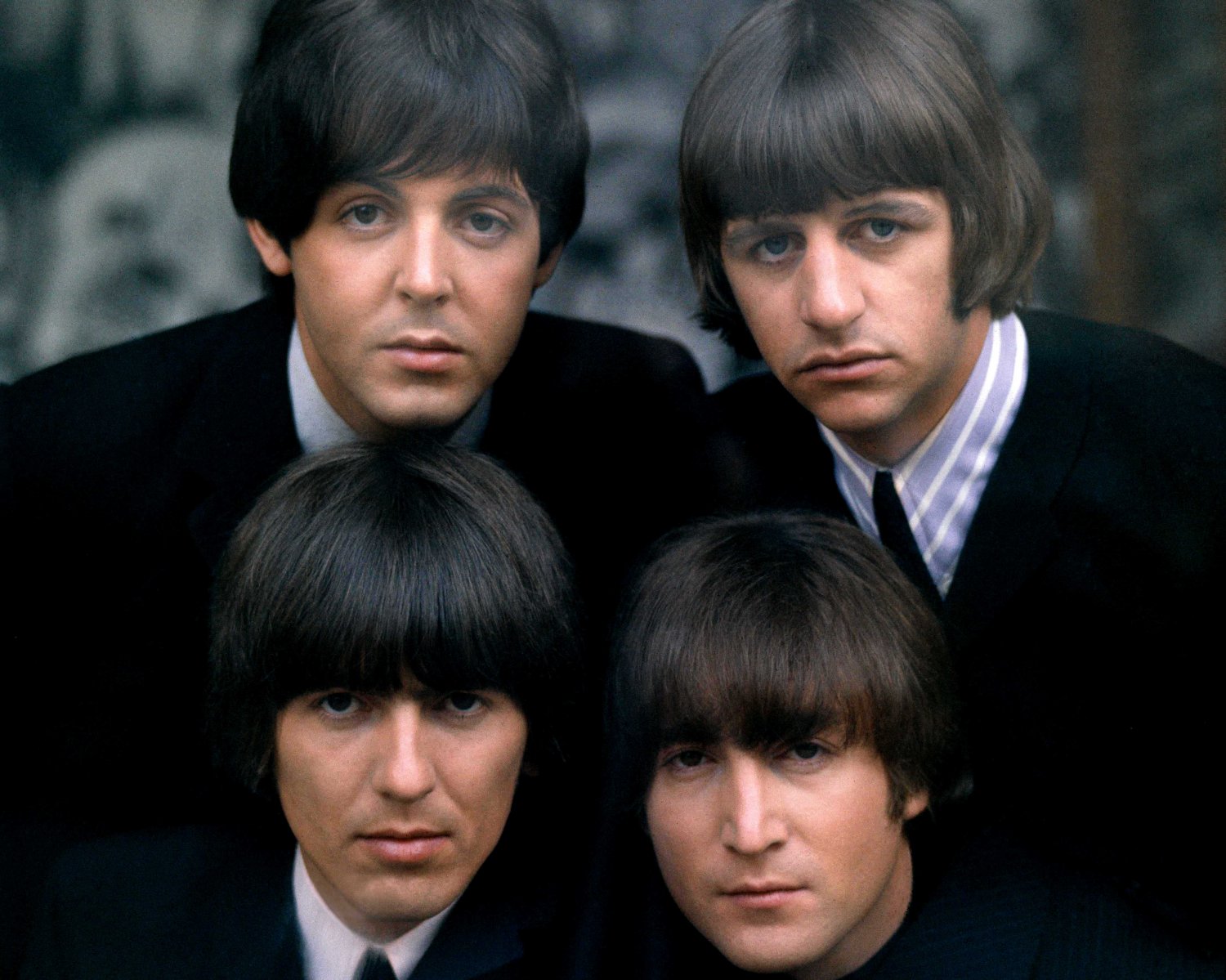 THE BEATLES PAUL McCARTNEY, JOHN LENNON, RINGO STARR & GEORGE HARRISON - 8X10 PHOTO (BB-791)