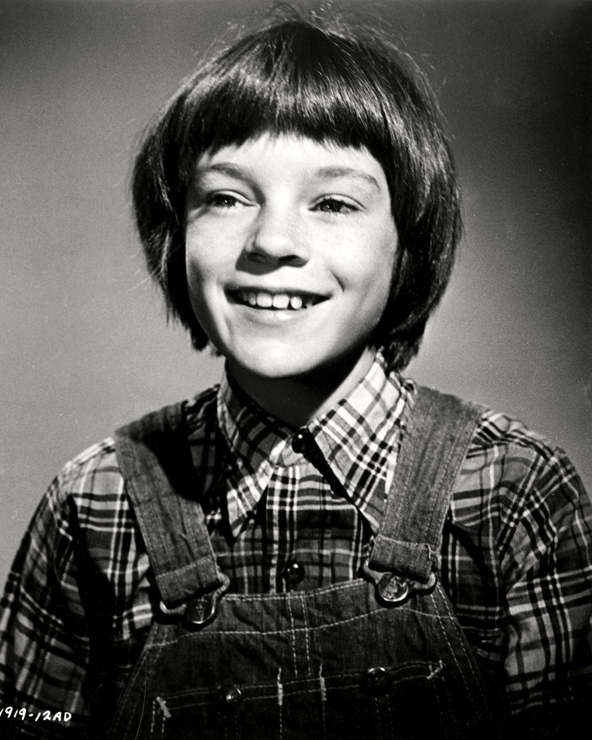 MARY BADHAM AS 'SCOUT' IN 'TO KILL A MOCKINGBIRD' 8X10 PUBLICITY PHOTO (DD-022)
