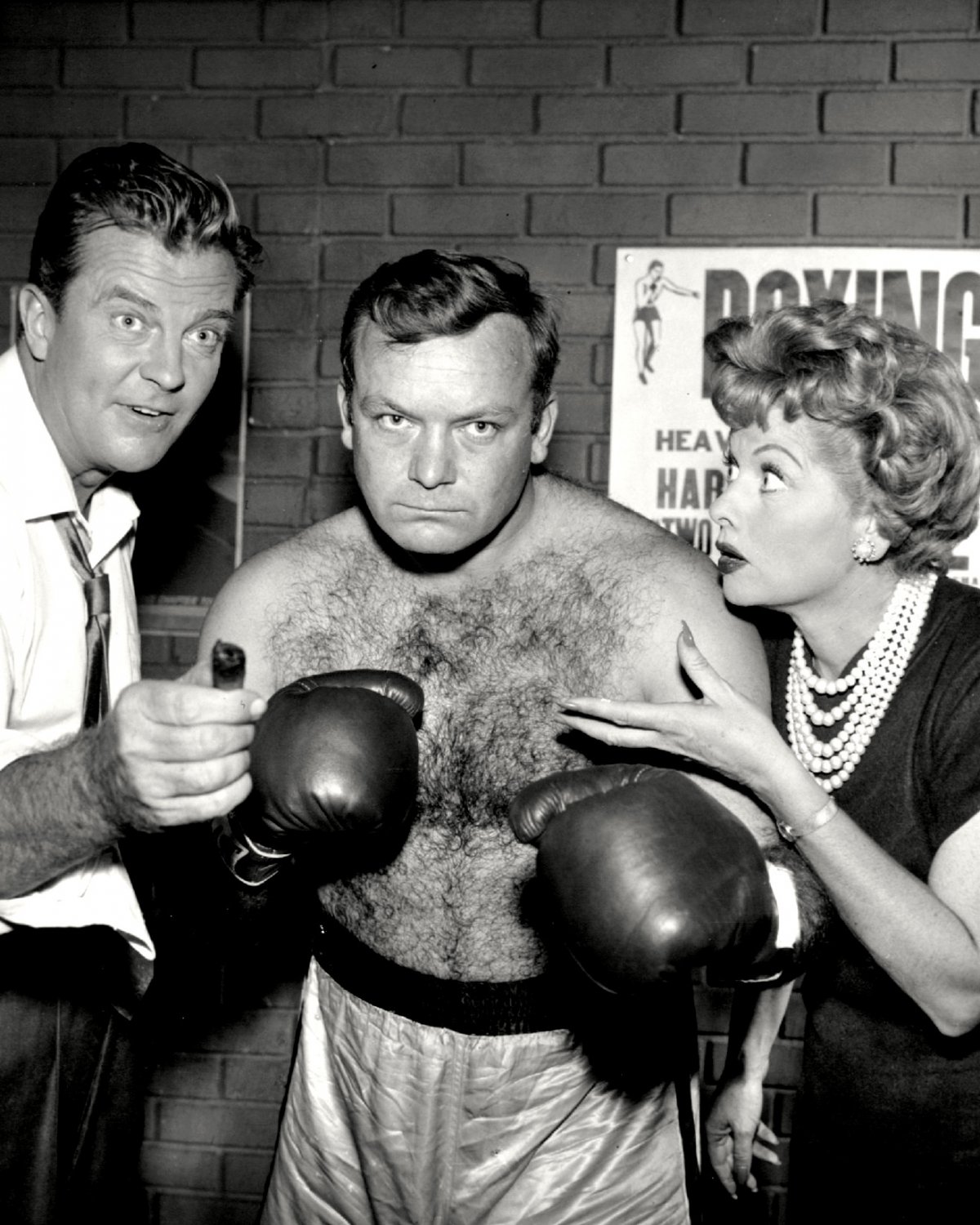 LUCILLE BALL WILLIAM LUNDIGAN ALDO RAY IN 'DESILU PLAYHOUSE' 8X10 PHOTO (NN-126)