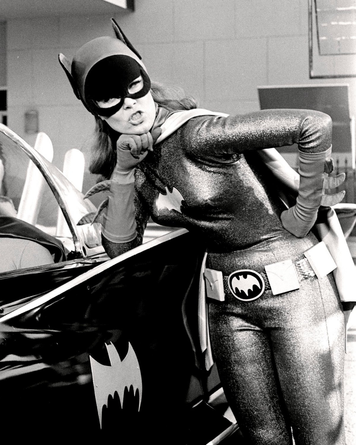 Yvonne Craig As Batgirl In Tv Series Batman 8x10 Publicity Photo Dd 079