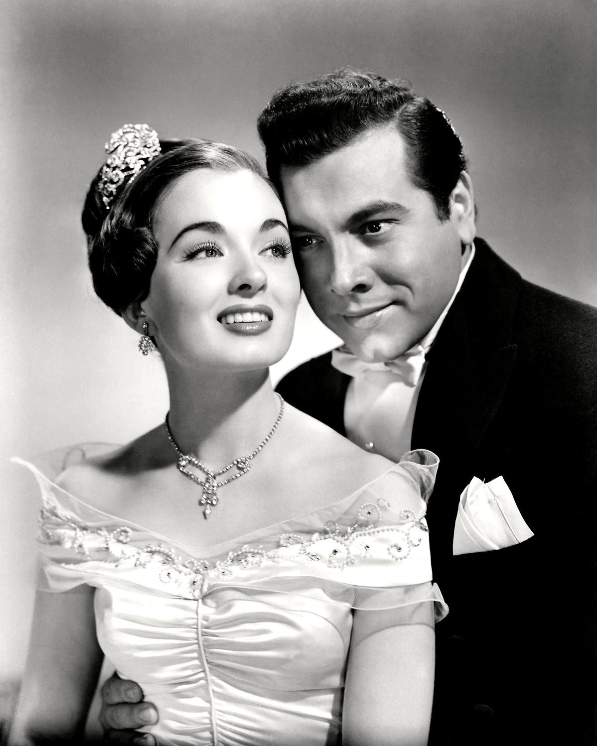 MARIO LANZA AND ANN BLYTH IN 'THE GREAT CARUSO' - 8X10 PUBLICITY PHOTO (EE-006)