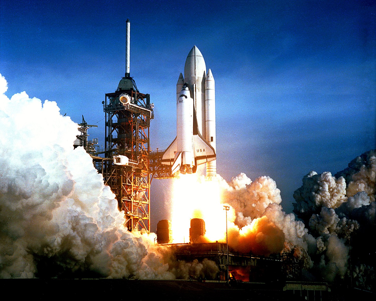 SPACE SHUTTLE COLUMBIA (STS-1) FIRST LAUNCH APRIL 1981 8X10 NASA PHOTO ...