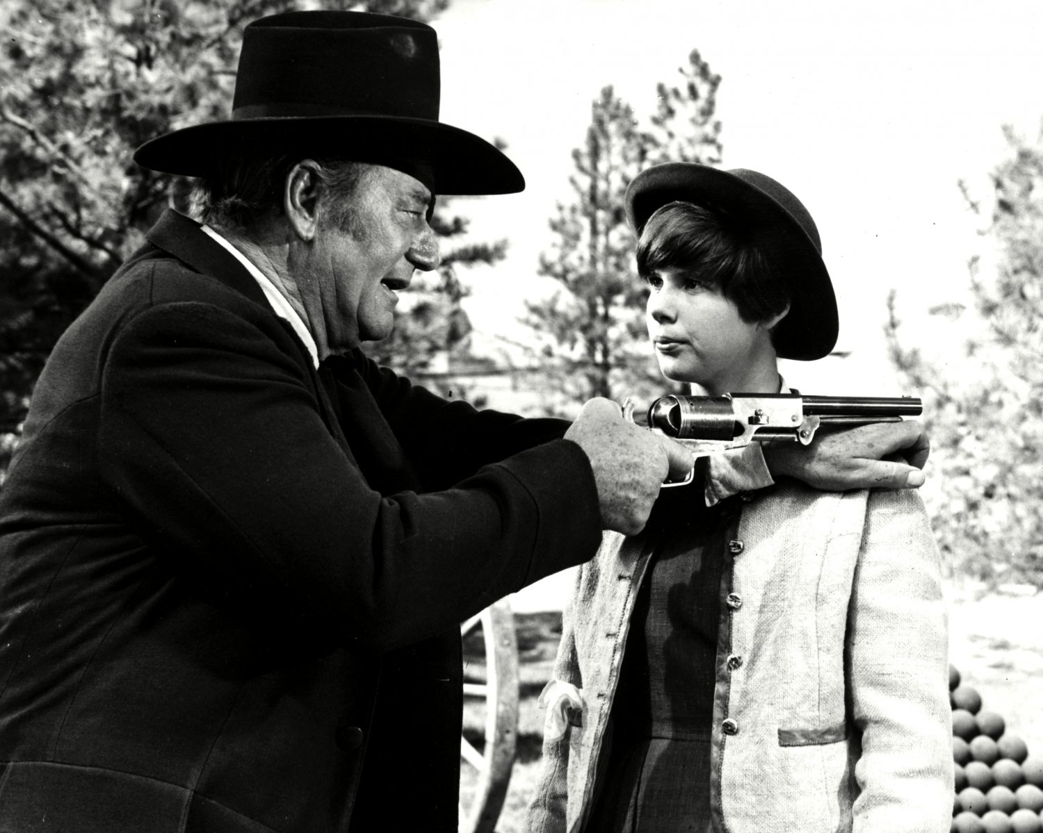 a comparison of mattie ross in the film true grit in 1969 and in 2010 Film review: true grit a precocious 14-year-old girl named mattie ross taking over a role originated by john wayne in the 1969 film version. a comparison of mattie ross in the film true grit in 1969 and in 2010 Film review: true grit a precocious 14-year-old girl named mattie ross taking over a role originated by john wayne in the 1969 film version.