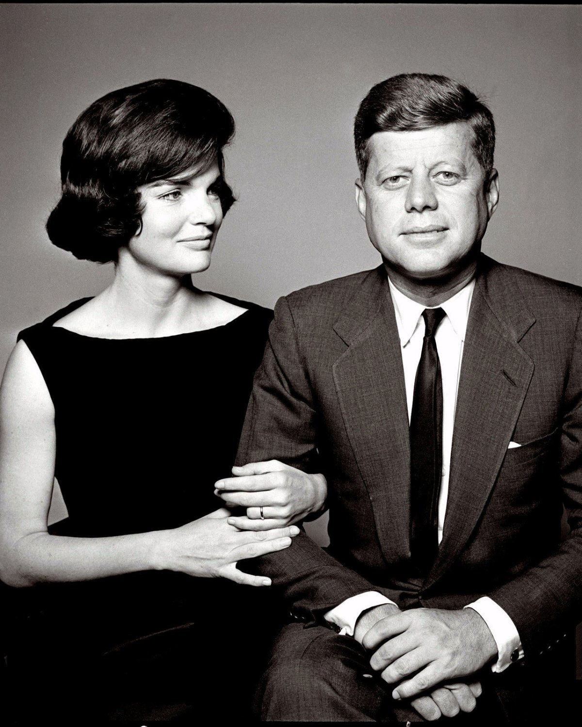 PRESIDENT JOHN F. KENNEDY WITH FIRST LADY JACQUELINE JACKIE 8X10 PHOTO