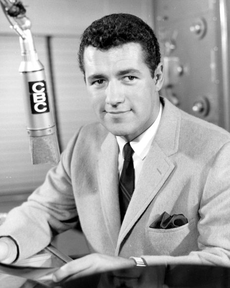 ALEX TREBEK AS A CBC NEWS ANCHOR IN EARLY 1960s - 8X10 PUBLICITY PHOTO ...