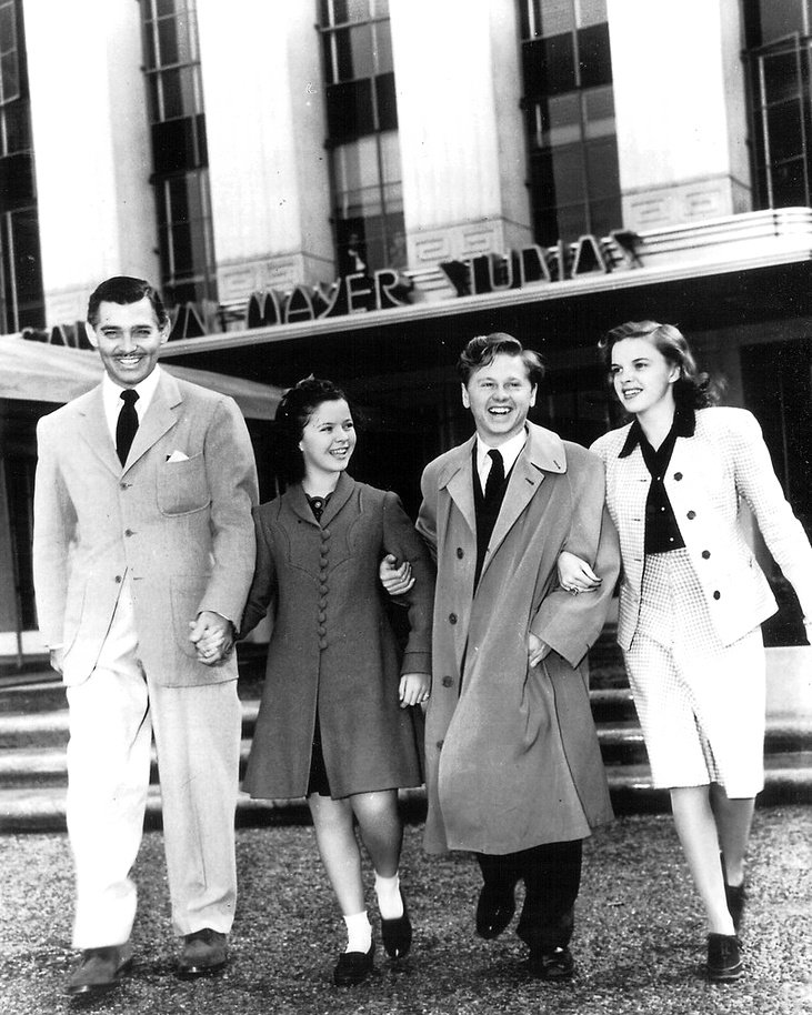 CLARK GABLE, SHIRLEY TEMPLE, MICKEY ROONEY & JUDY GARLAND - 8X10 PHOTO (CC-157)