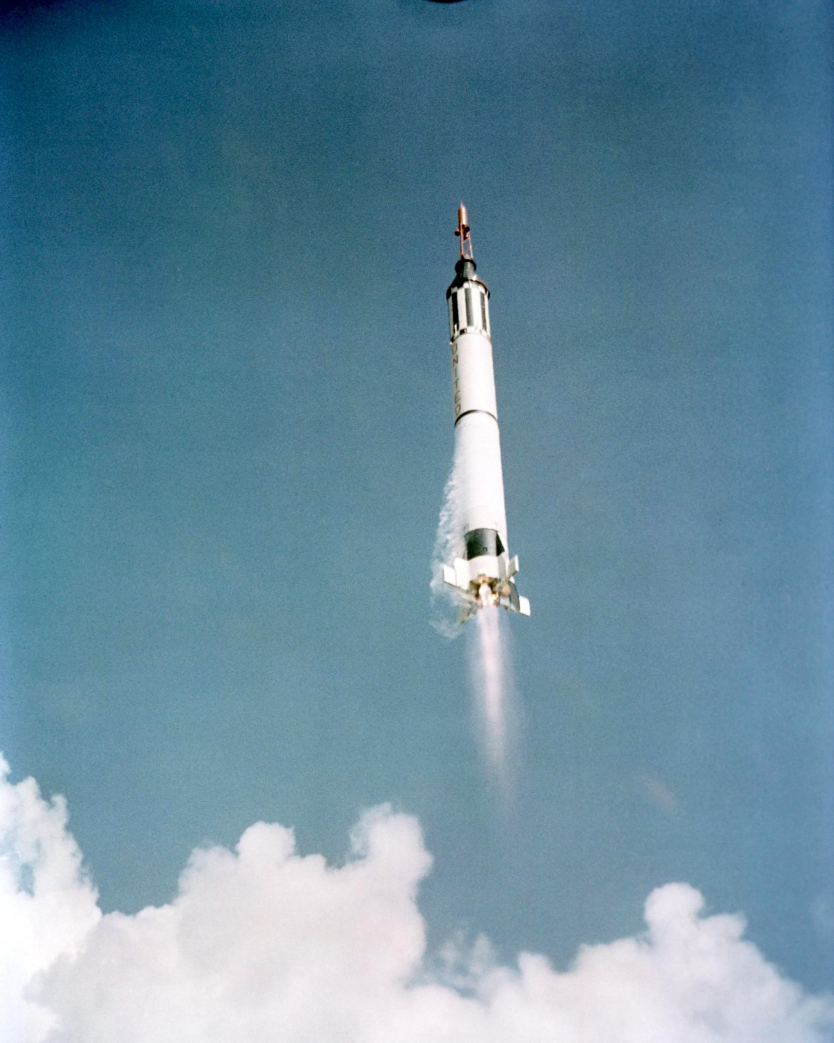 ASTRONAUT ALAN SHEPARD ABOARD FREEDOM 7 MR-3 ROCKET - 8X10 NASA PHOTO (AA-274)