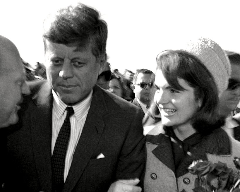 PRESIDENT JOHN F. KENNEDY AND JACKIE ARRIVE AT LOVE FIELD - 8X10 PHOTO ...