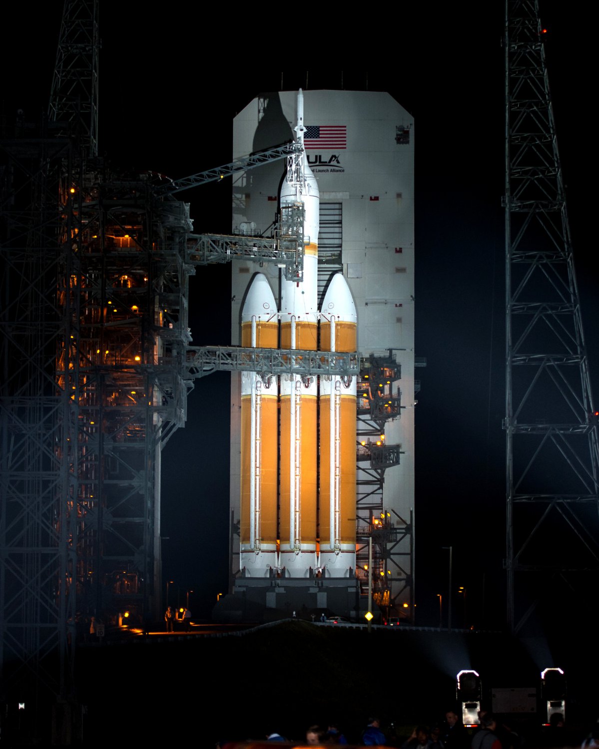 Delta Iv Rocket With Orion Spacecraft Mounted Atop 8x10 Nasa Photo