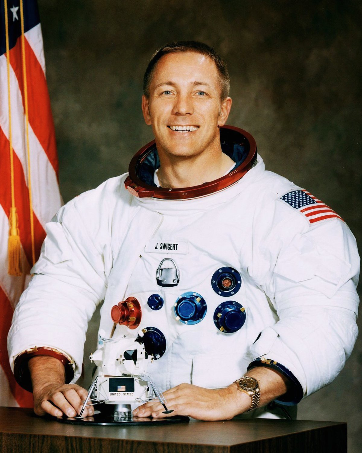 JACK SWIGERT APOLLO 13 COMMAND MODULE PILOT - 8X10 NASA PHOTO (ZZ-200)