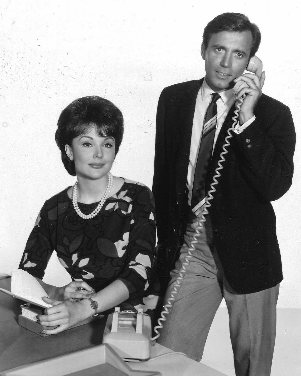 FRANCINE YORK & ALEJANDRO REY "SLATTERY'S PEOPLE" - 8X10 PUBLICITY PHOTO (AZ208)