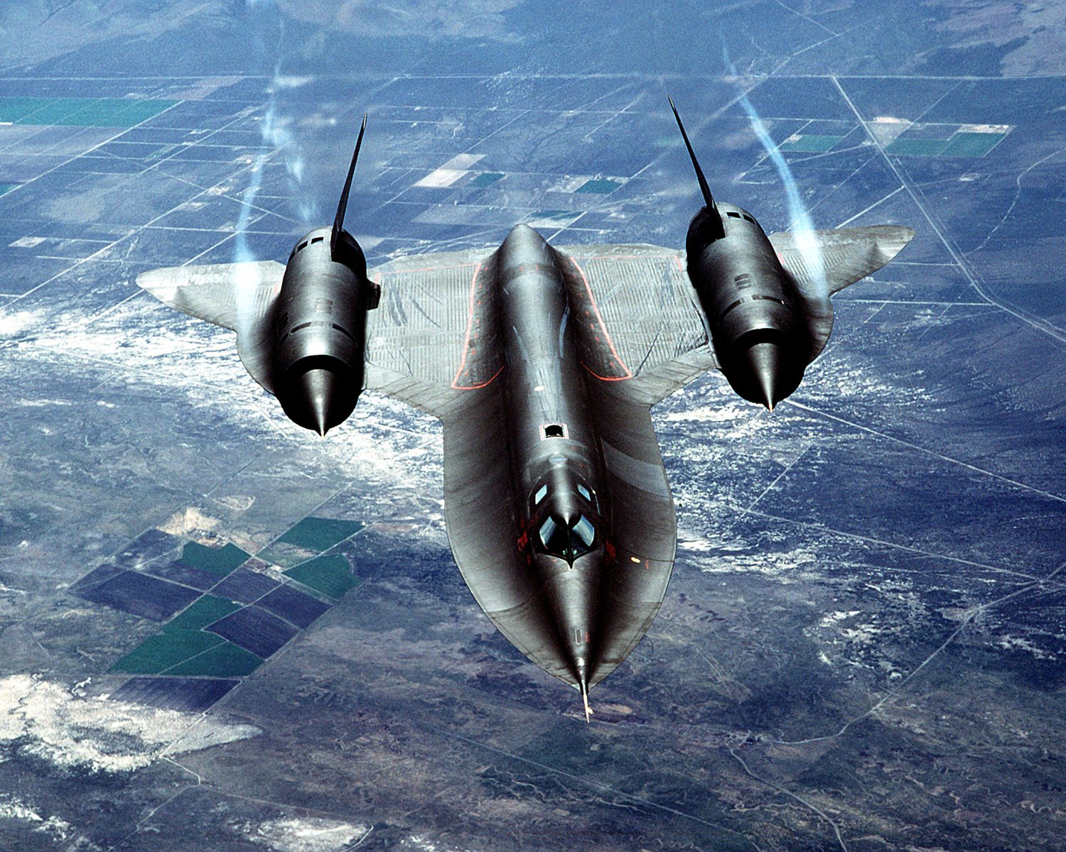 SR-71A "BLACKBIRD" AIRCRAFT AIR-TO-AIR OVERHEAD VIEW - 8X10 PHOTO (AZ213)