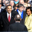 BARACK OBAMA SWORN IN AS 44TH PRESIDENT OF THE UNITED STATES 8X10 PHOTO (ZZ-065)