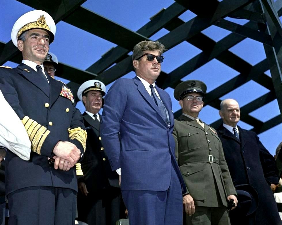 PRESIDENT JOHN F. KENNEDY VISITS CAMP LEJEUNE WITH SHAH - 8X10 PHOTO (AA-347)